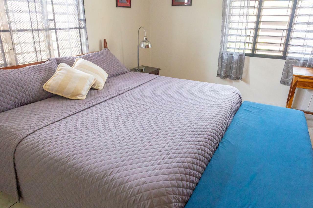 2 Bedroom On Private Estate Kingston Exterior foto